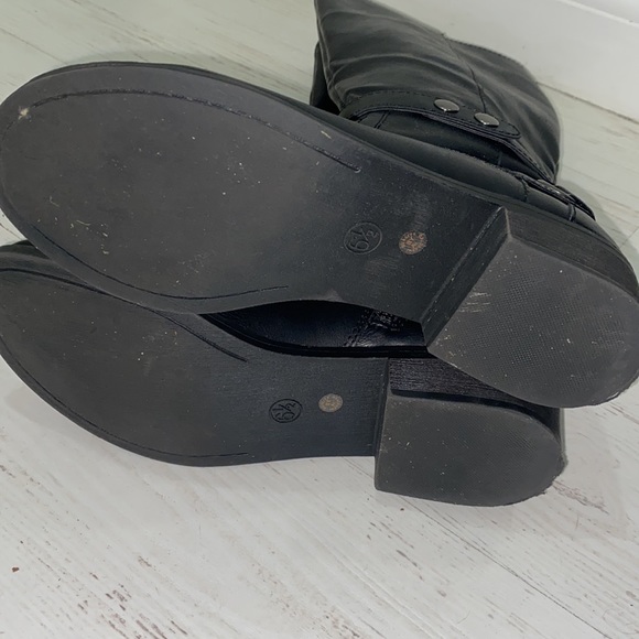 Beautiful black tall boots - Picture 5 of 5